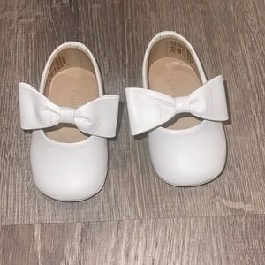 White Elephantito Baby Ballerina with Bow Shoes Size 2